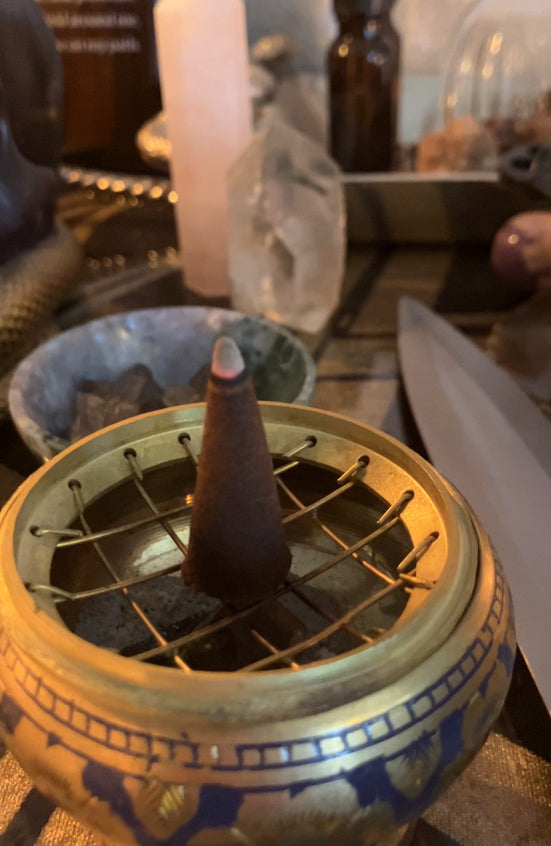 Frankincense & Myrrh Cone Incense 10 Cones by HEM